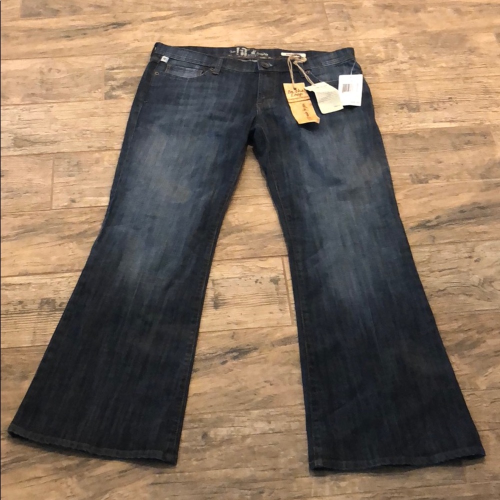 NWT iT Jeans Hottie size 32 SHORT.